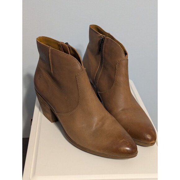 FRYE Women Size 9.5 Wheat Brown Leather Jennifer Seam Ankle Booties 3471729 - Picture 11 of 16